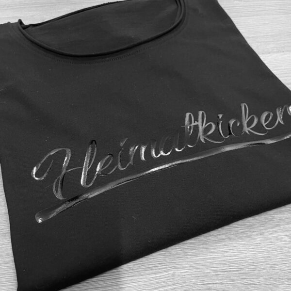 T-Shirt "Heimatkicker" black in black (lang)