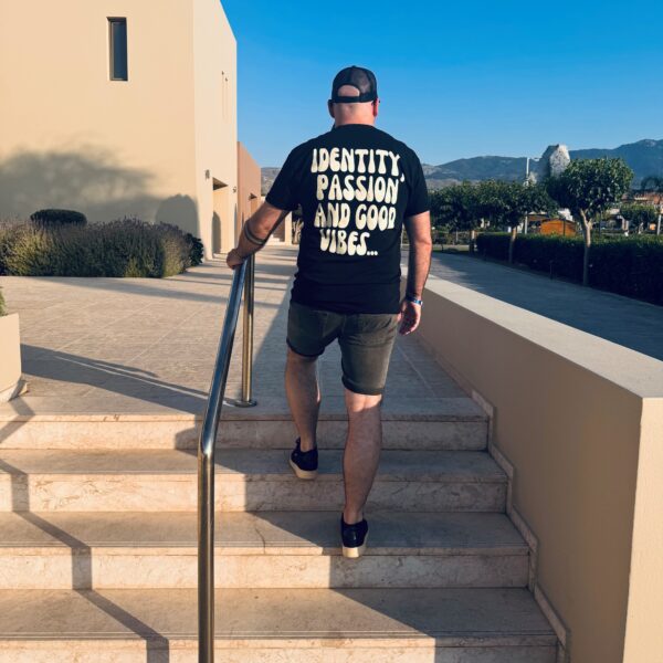T-Shirt "IDENTITY" Heimatkicker